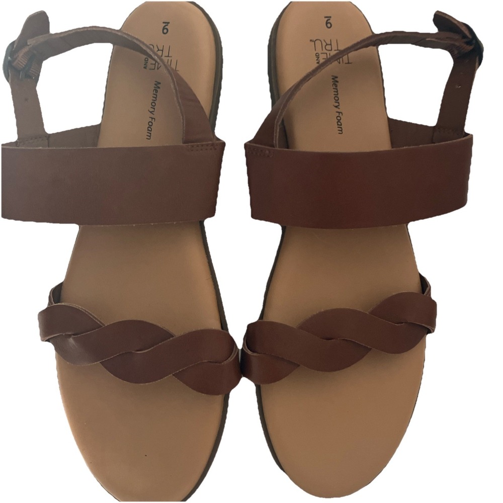 Time and Tru Sintetico Women's Braided Flat Sandals Cognac US size 9
